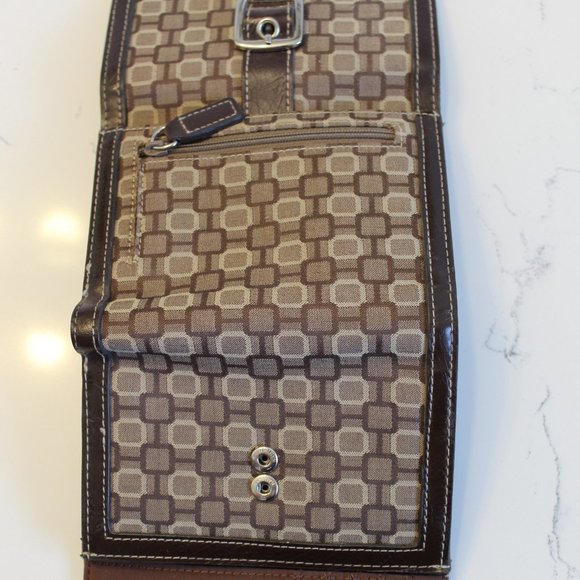 Little Brown Wallet - Picture 4 of 4